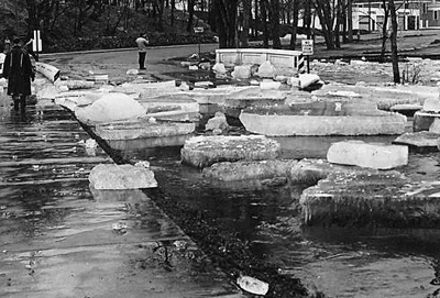 Photo of ice jam near Sartell in 1965.